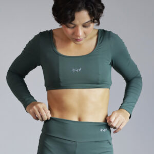 Cropped BM9 Hyper Fem.